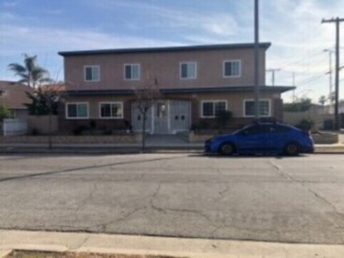 Front of Apartment Building - 240 E 6th St Apartments Unit 240 E. 6th Street