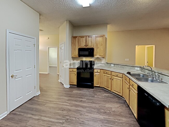 Photo - 2032 Frogmore Dr