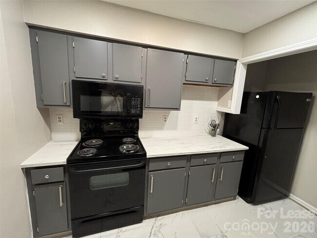 Photo - 11040 Harrowfield Rd