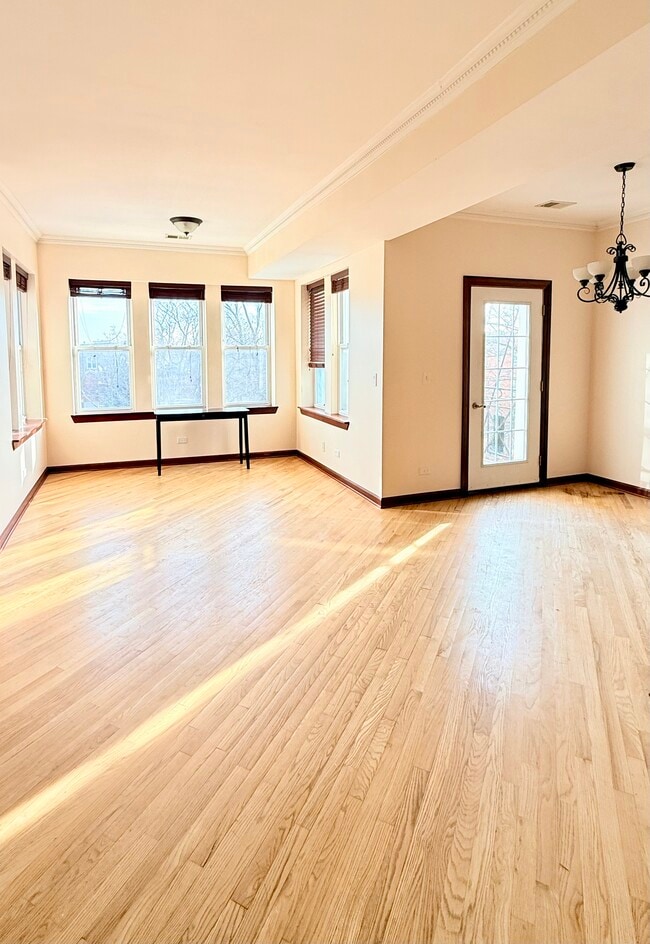 Photo - 4900 N Drake Ave Unidad 3