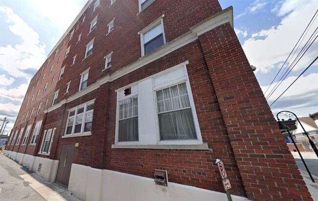 Photo - 116 E Pitt St