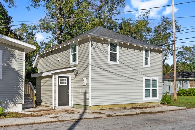 Building Photo - 430 Lawton Ave Unit A