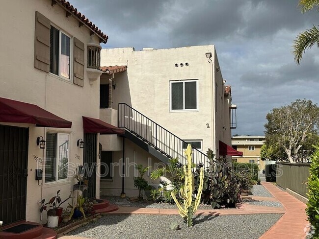 Building Photo - 3529 Park Blvd Rental