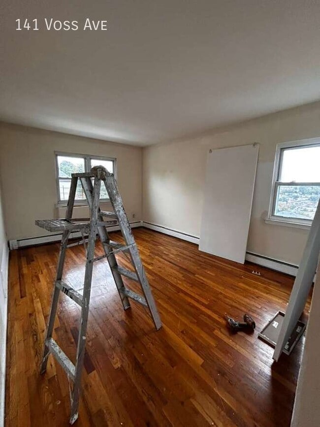 Photo - 141 Voss Ave