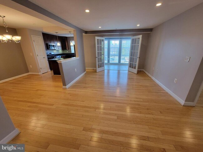 Photo - 4151 S Four Mile Run Dr Unidad 203