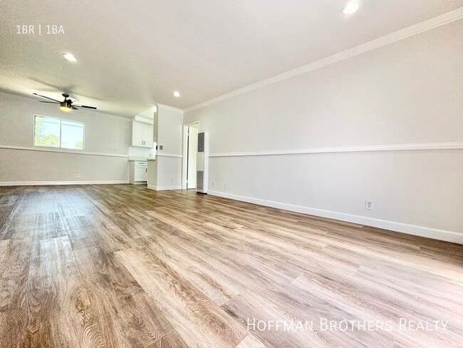 Photo - 6337 Whitsett Ave Unidad 19