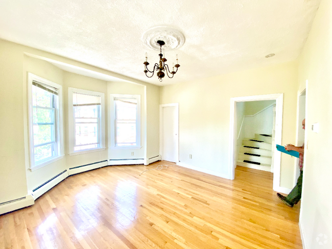 Building Photo - 56 Mozart St Unit 3 Rental