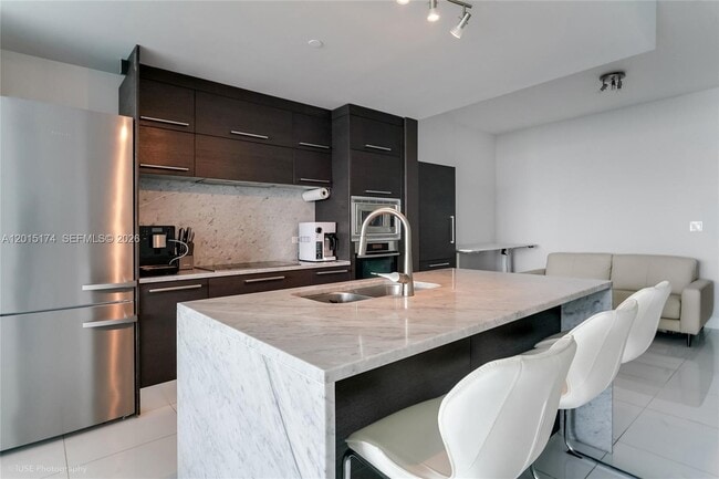 Photo - 900 Biscayne Blvd Unidad 3407