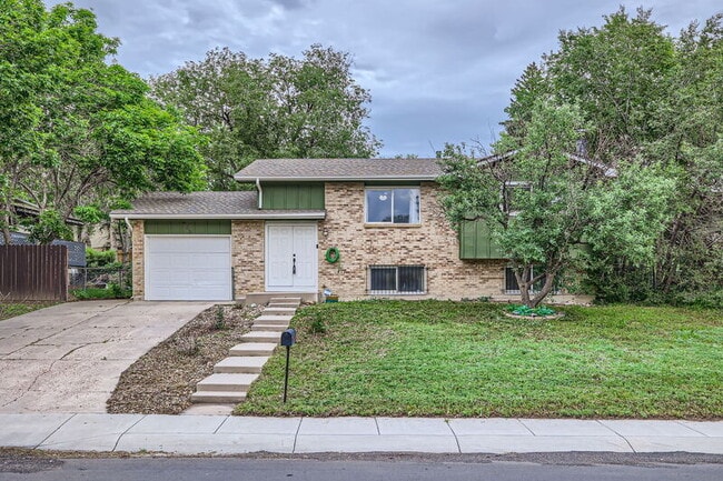 Photo - 605 Raemar Dr