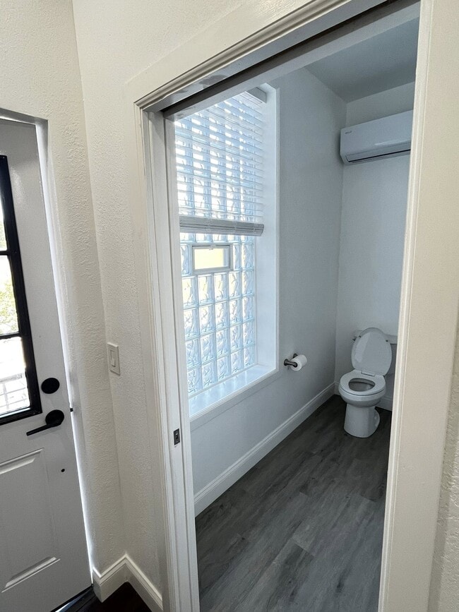 Photo - 119 N Main St Unidad 1191/2