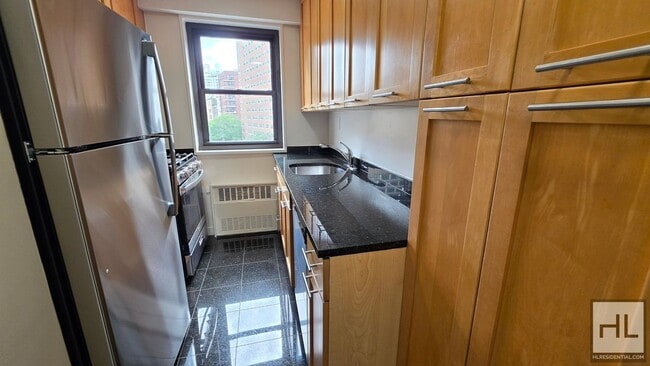 Bright Sixth-Floor One-Bedroom Near Union Square