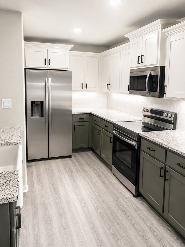 Photo - AVAILABLE MID MAY; APPLY TODAY ON OUR WEBSITE!!!