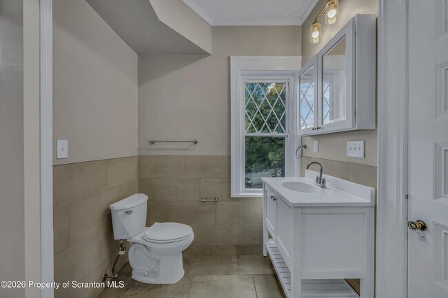 Photo - 1140 Olive St