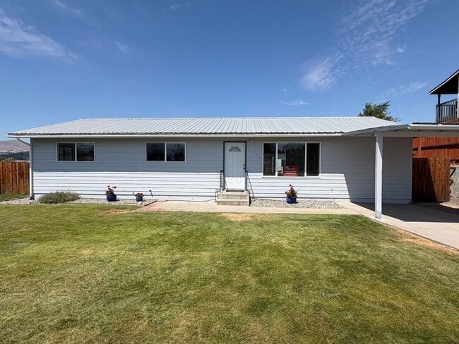 Building Photo - Now renting 3 bedroom, 2 bathroom House