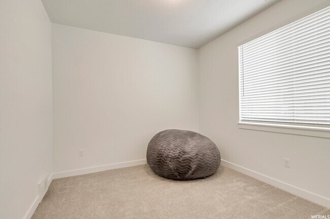 Photo - 456 Willow Leaf Rd