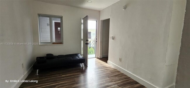 Building Photo - 1745 NW 1st Pl Unit 2-2 Rental