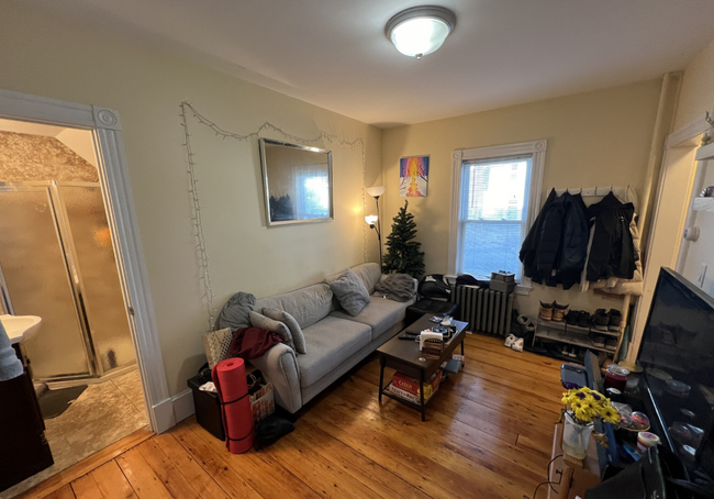 Building Photo - 6 White Street Pl Unit R Rental