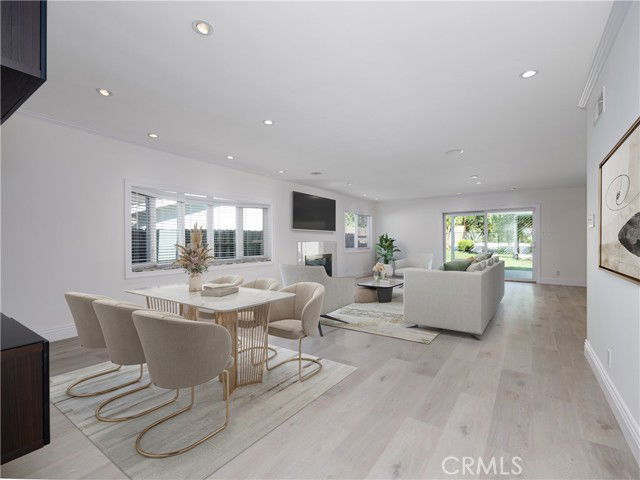 Photo - 21555 Mulholland Dr