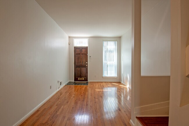 Photo - 107 Scott St