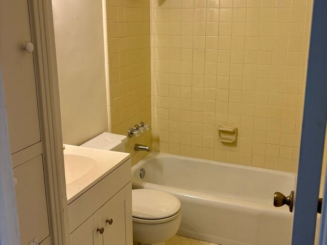 832 St Ann St. Unit 1A