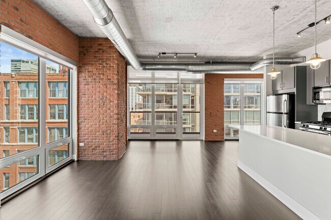 Photo - 114 W Polk St