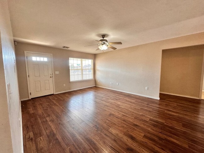 Photo - Newer 3 Bedroom off I-240- Move in Deposit-Free! (If Qualified)