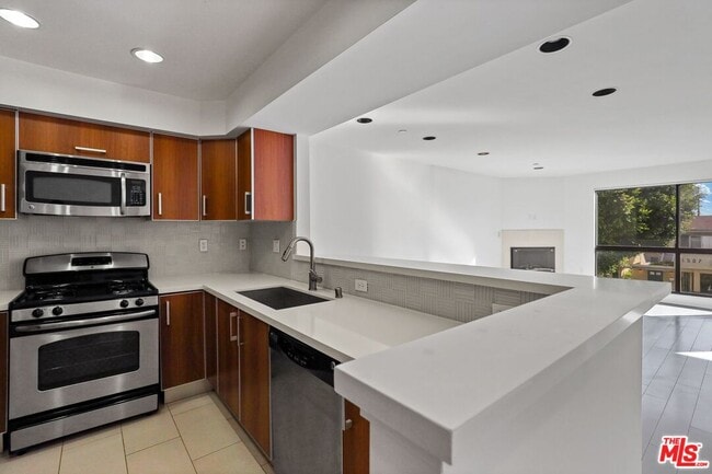 Photo - 1518 Federal Unit 313