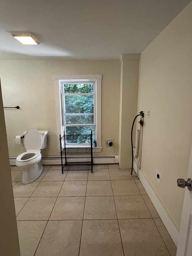 92 Arlington St Unit 2