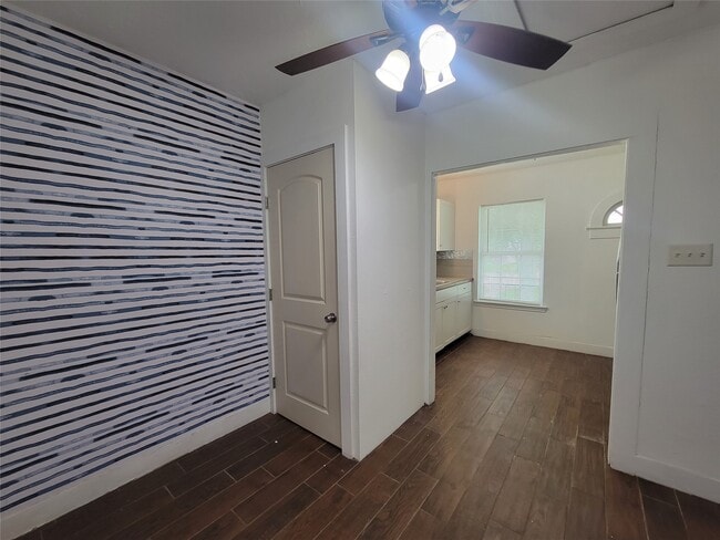 Photo - 5319 Avenue O