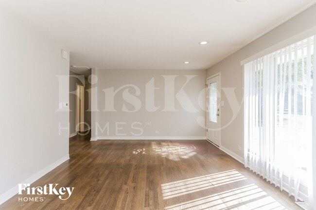 Photo - 16088 W Des Plaines Dr
