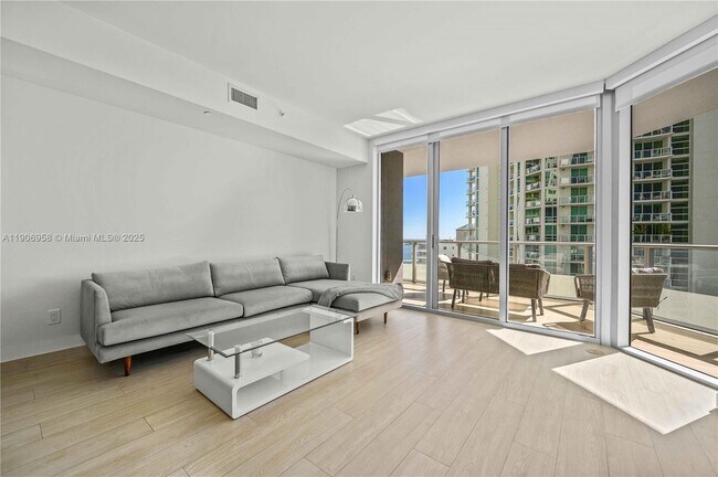 Photo - 1300 Brickell Bay Dr