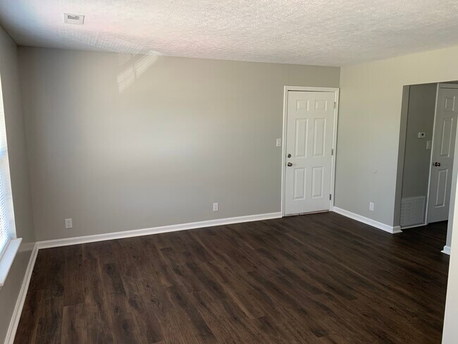 Photo - 475 Raymond Road Unit 2