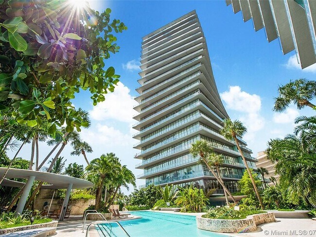 Photo - 2669 S Bayshore Dr Unidad 502N