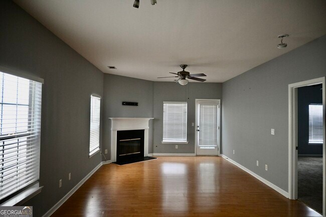 Photo - 1563 Rachel's Ridge NW