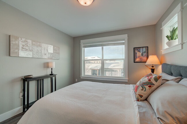 Photo - 5327 Westmorland Dr Unit B