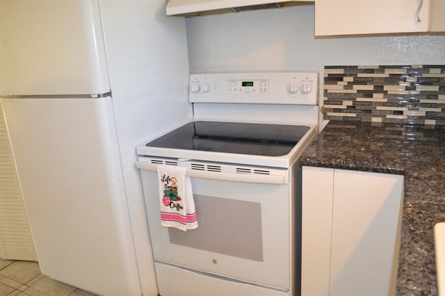 Photo - 12100 Melville Dr Unit 206B
