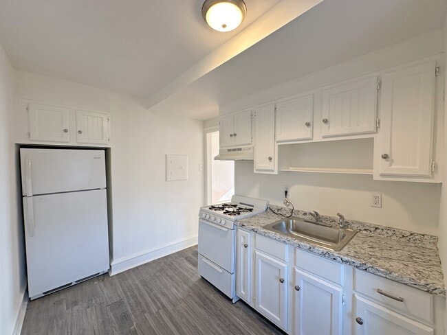 Photo - Marlyn Apartments