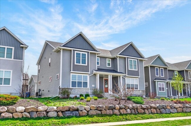 Building Photo - 1045 Range Trail