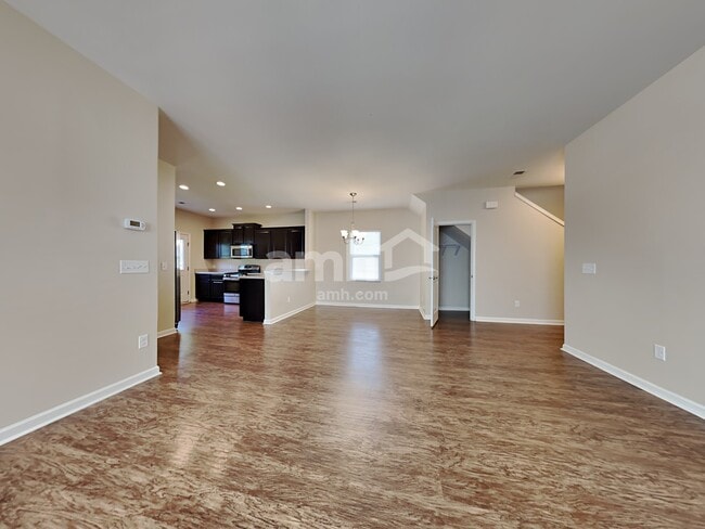 Photo - 321 Iveson Rd