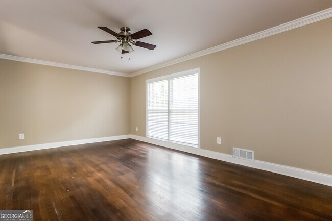 Photo - 2134 Elinwood Dr