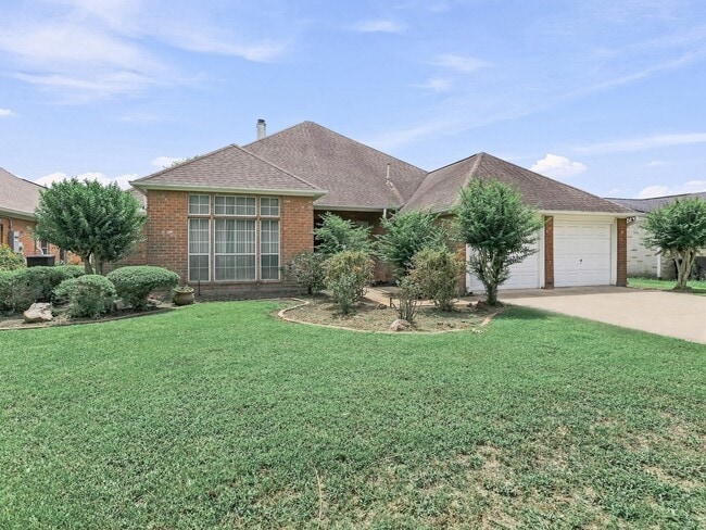 Photo - 2107 Ave K