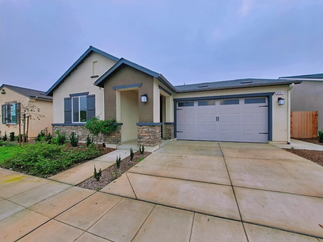 Photo - 3 Bedroom Home Near Armstrong & Olive!