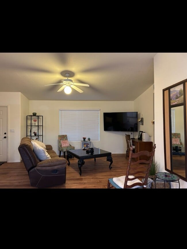 Photo - 4389 Bernard Pl