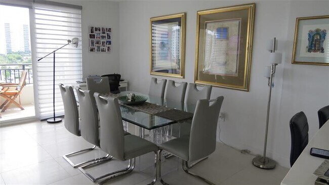 Photo - 2880 NE 14th Street Causeway Unit 601