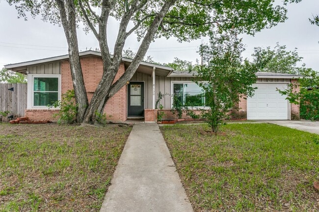 Photo - RENOVATED 2-BEDROOM HOME IN EAST TERRELL HILLS