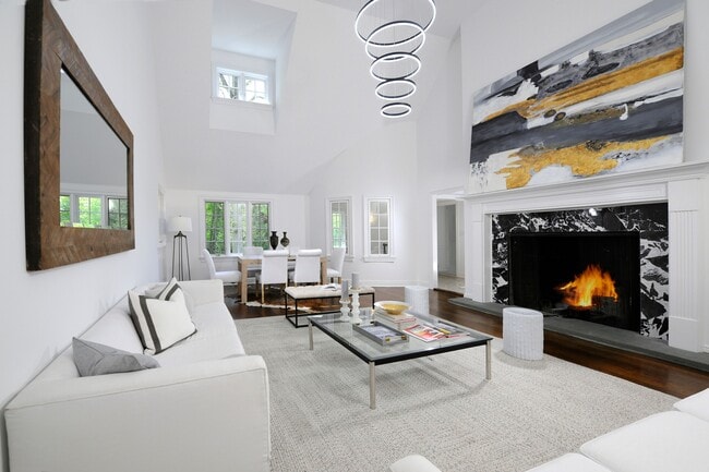 Photo - 20 W Brother Dr