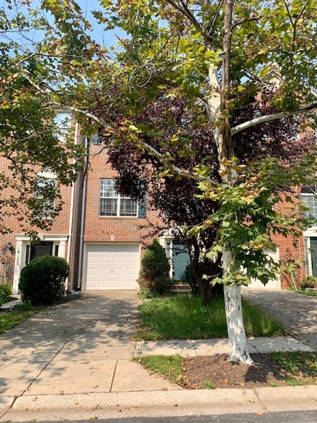 Beautiful 3 BR 2 FB, 2 HB with garage, dec... - Beautiful 3 BR 2 FB, 2 HB with garage, dec... Casa