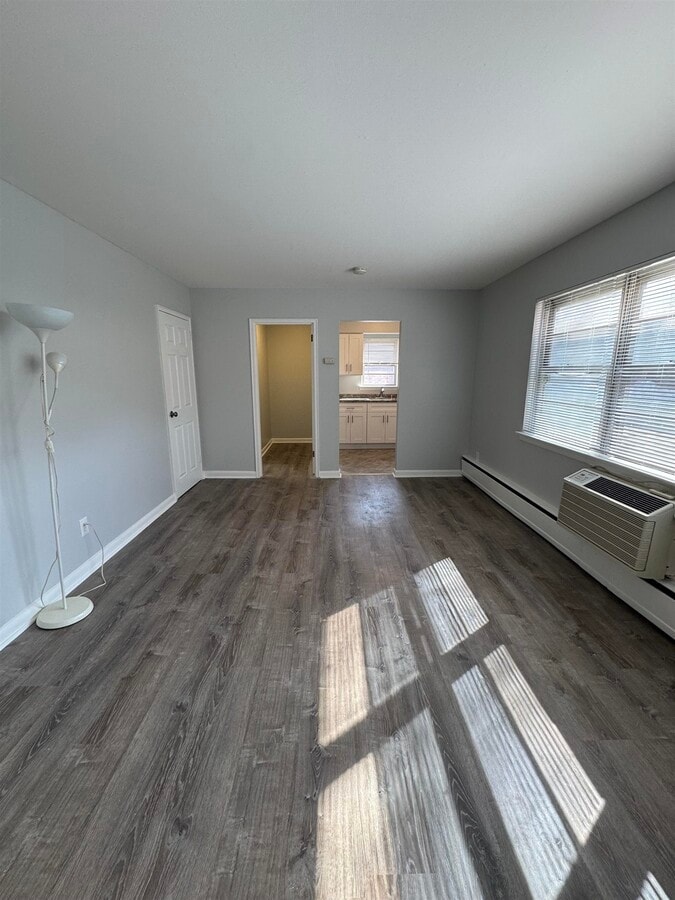 Photo - 325 Essex St Unit E