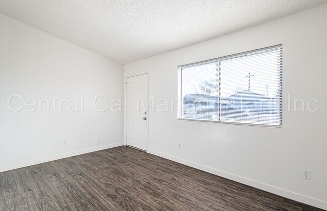 Photo - 2 Bedroom/1 Bath Home - $1450 Per Month