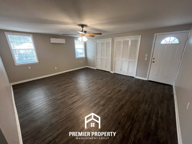 Photo - 2995 Cordell St